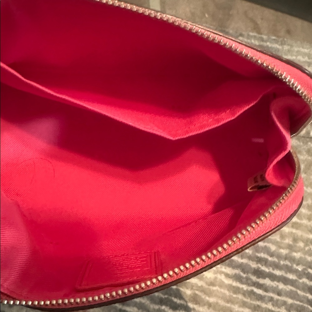 Coach Pink Women's make up bag - Picture 12 of 12